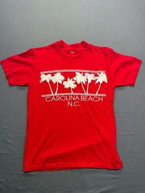Vintage Stedman Hi-Cru Carolina Beach N.C. Red Puff Print T-Shirt Medium